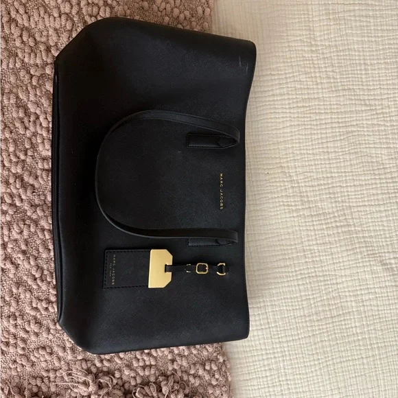 Marc Jacobs Saffiano Black Leather Luggage Tag Shoulder Tote Bag - Picture 2 of 4